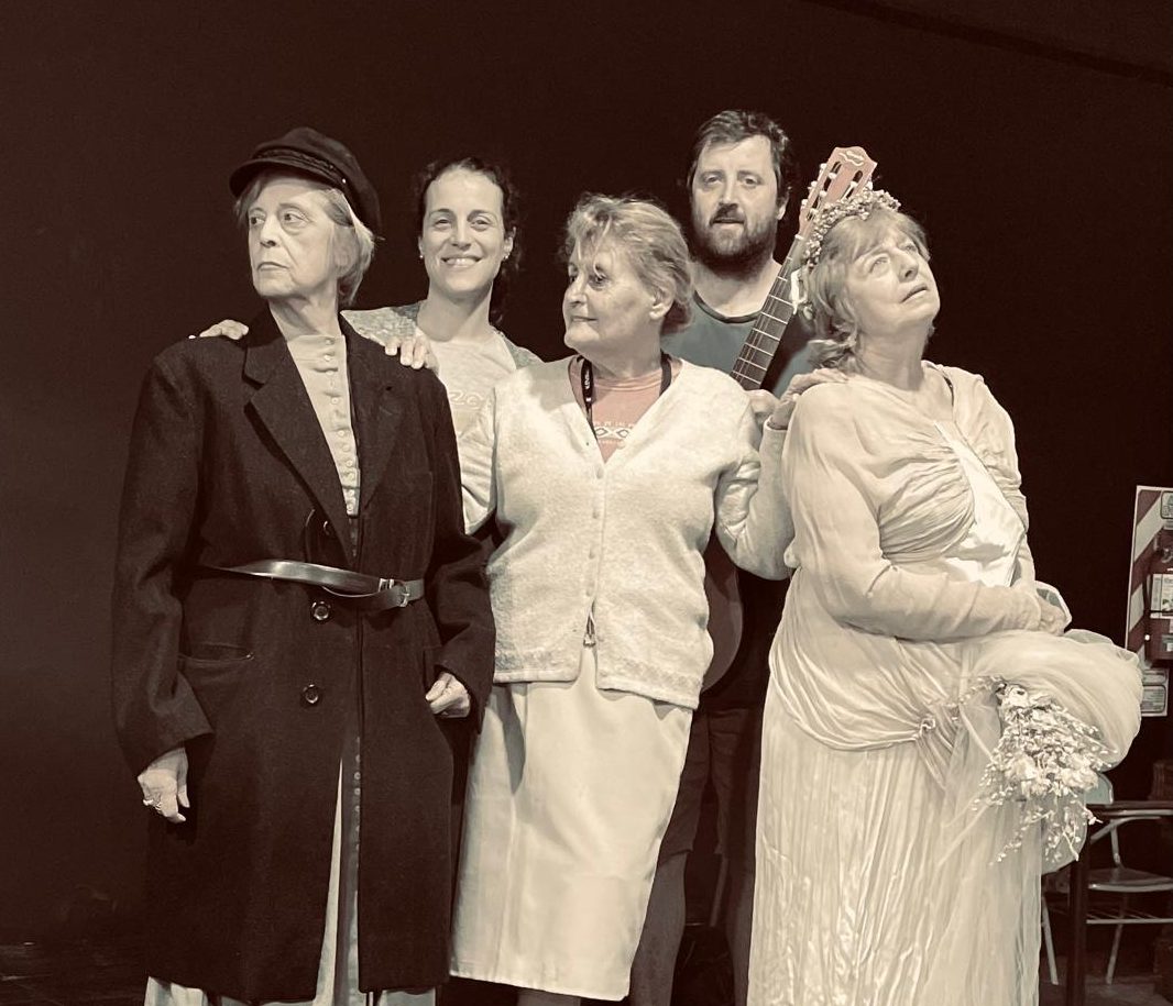 MUJERES, VOCES Y CANTARES